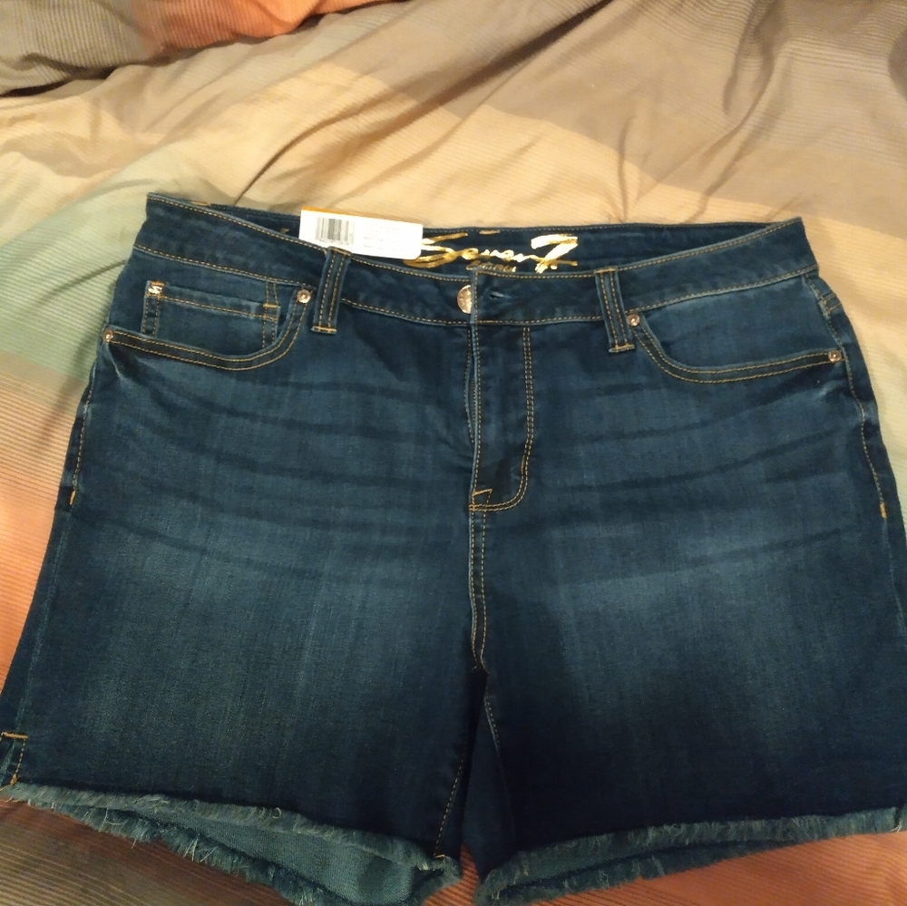 Seven7 weekend shorts